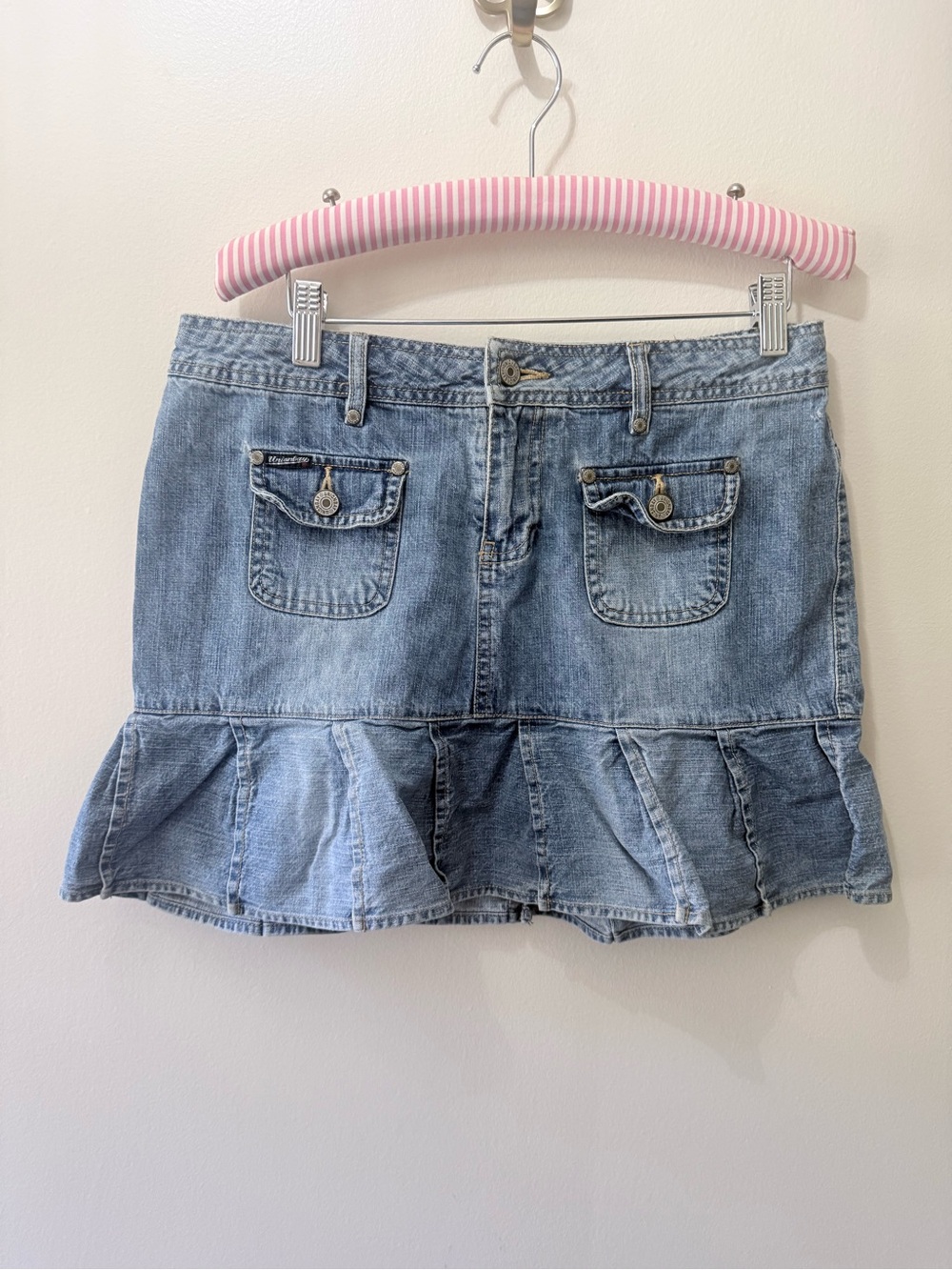 Vintage Y2K Denim Jean Pleated Ruffle Denim Jean Mini Skirt 9 32” Bratz Baddie